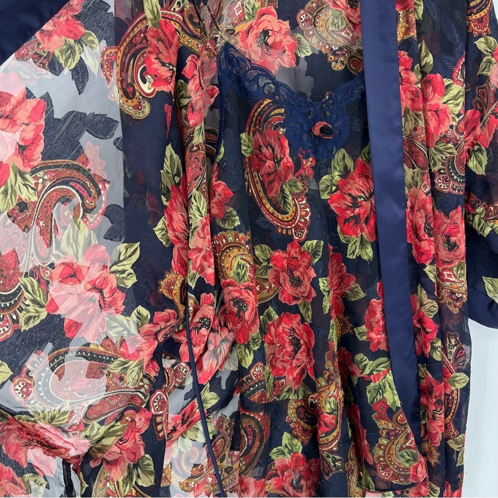 Victoria’s Secret Gold Label Vintage Floral Rose Lingerie‎ and Bathrobe - Picture 4 of 16